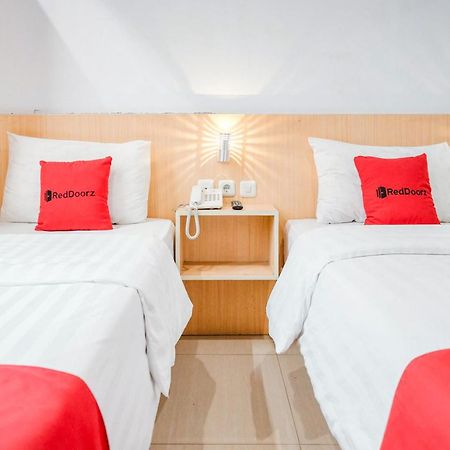 Reddoorz Premium At Hotel T-One Jambi Tanjungjohor 외부 사진