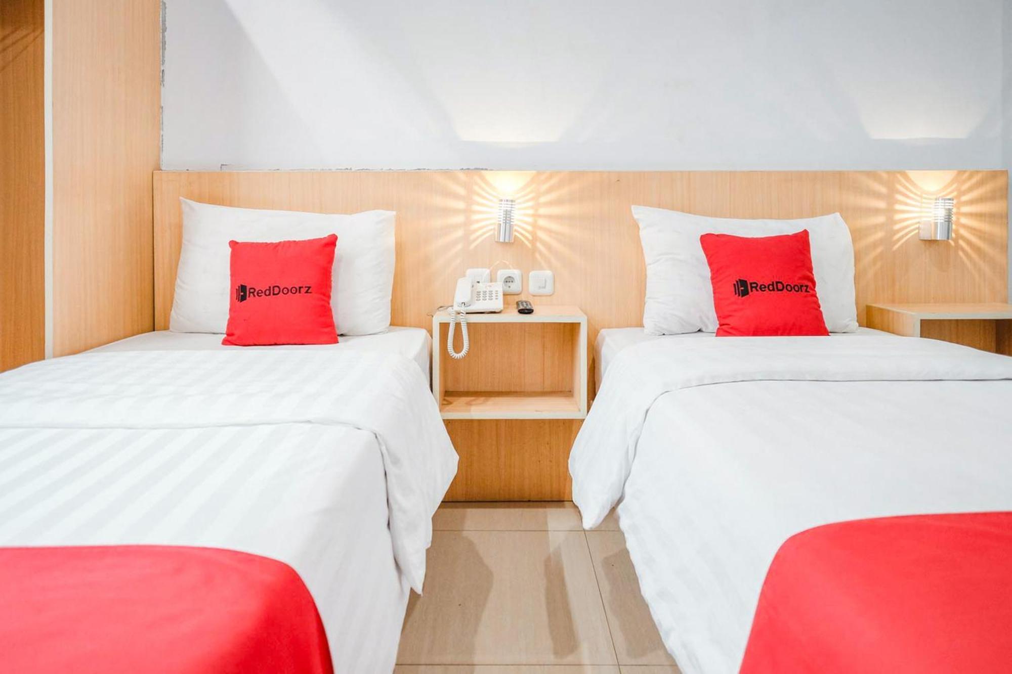 Reddoorz Premium At Hotel T-One Jambi Tanjungjohor 외부 사진