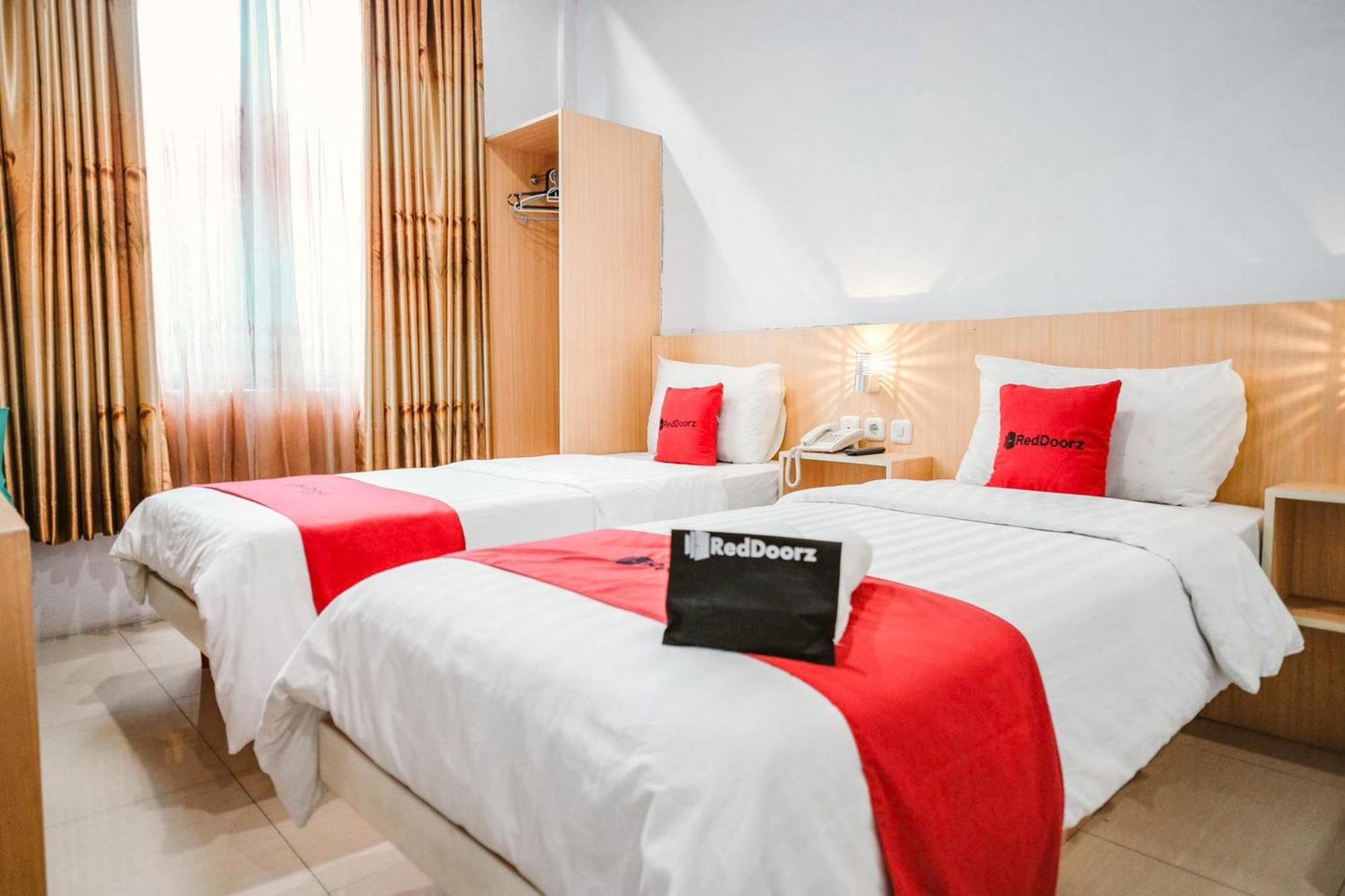 Reddoorz Premium At Hotel T-One Jambi Tanjungjohor 외부 사진