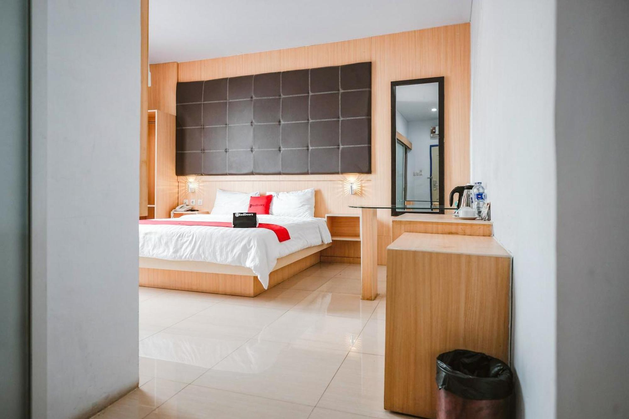 Reddoorz Premium At Hotel T-One Jambi Tanjungjohor 외부 사진