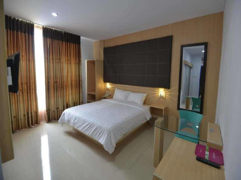 Reddoorz Premium At Hotel T-One Jambi Tanjungjohor 외부 사진